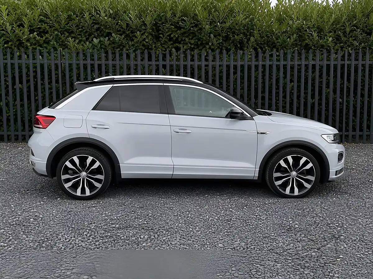 Used 2018 Volkswagen T-Roc R-Line Silver - Interior and Exterior details 9