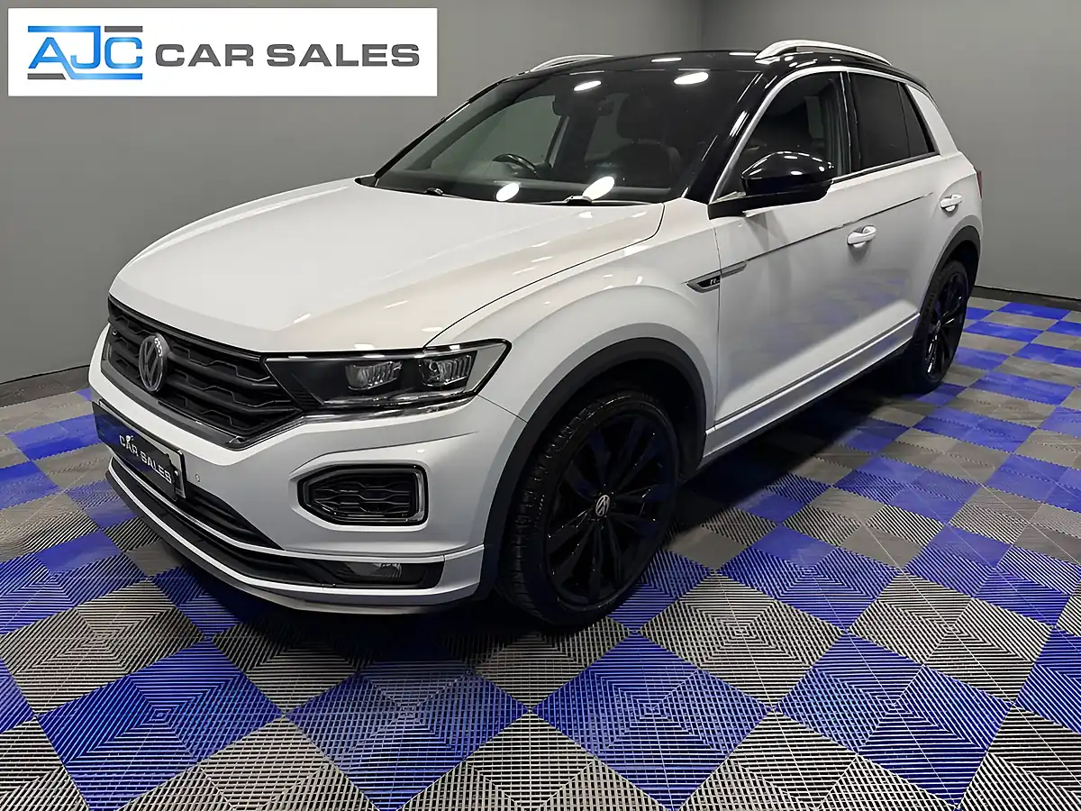 Used 2018 Volkswagen T‑roc R-Line Silver - Front View