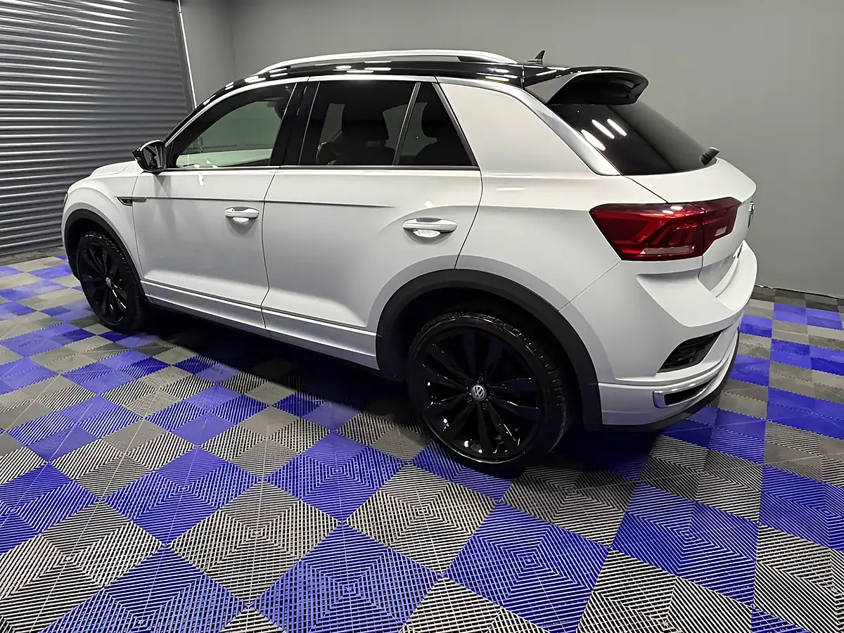 Used 2018 Volkswagen T‑roc R-Line Silver - Interior and Exterior details 10