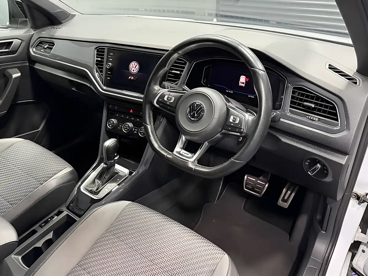 Used 2018 Volkswagen T‑roc R-Line Silver - Interior and Exterior details 17