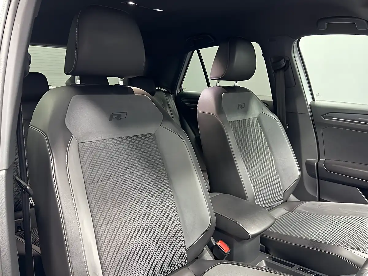 Used 2018 Volkswagen T‑roc R-Line Silver - Interior and Exterior details 18