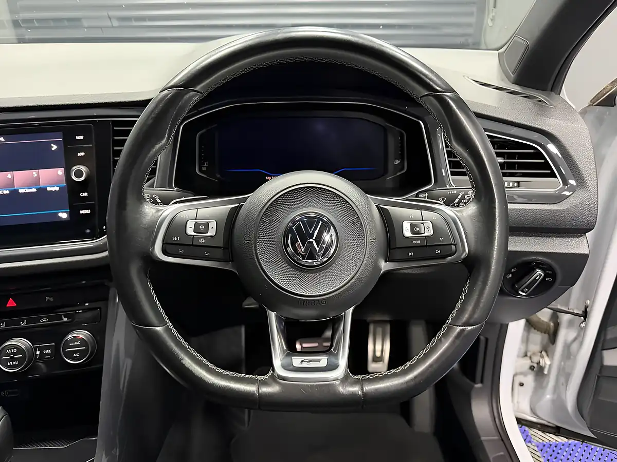 Used 2018 Volkswagen T‑roc R-Line Silver - Interior and Exterior details 19