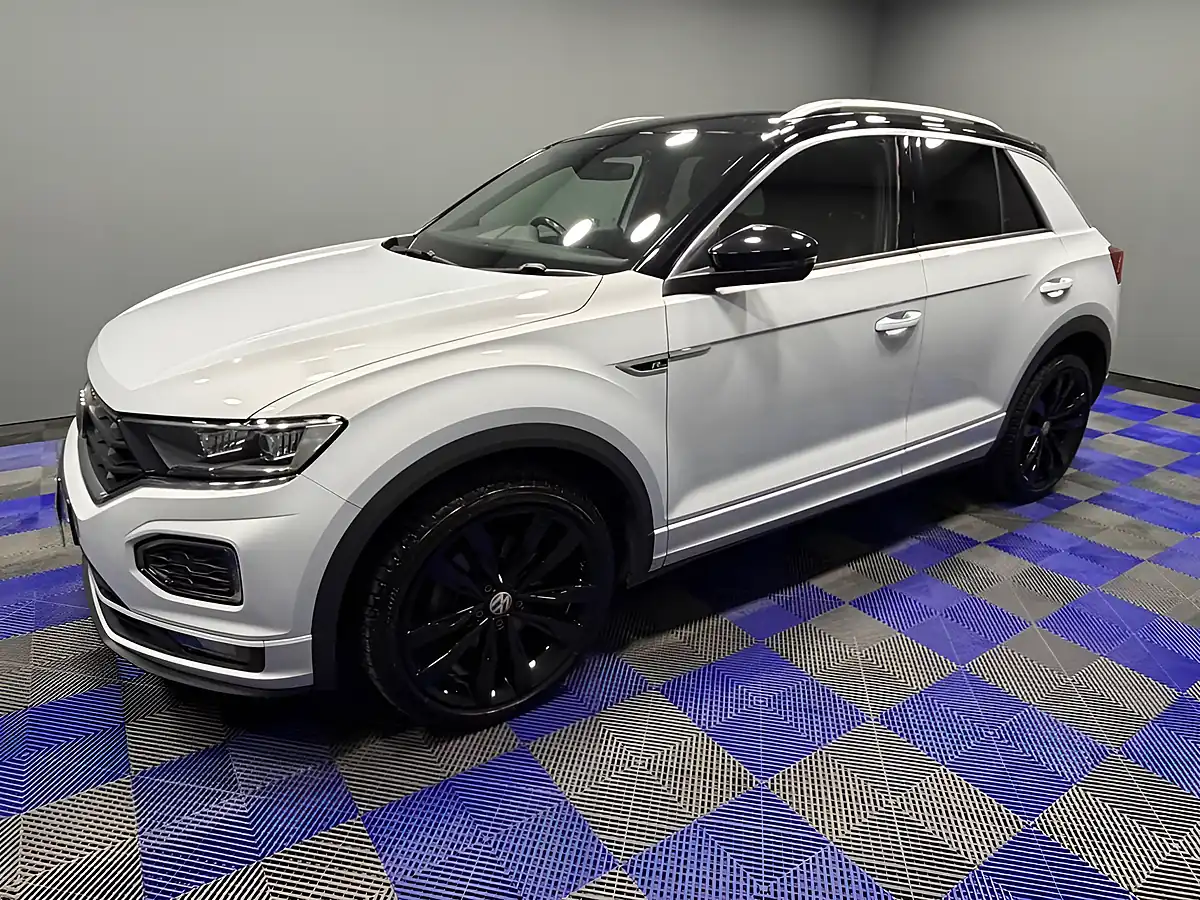 Used 2018 Volkswagen T‑roc R-Line Silver - Interior and Exterior details 6