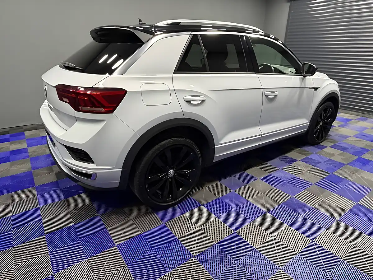Used 2018 Volkswagen T‑roc R-Line Silver - Interior and Exterior details 7