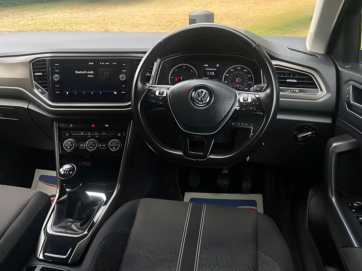 Used 2018 Volkswagen T-Roc Se Black - Interior and Exterior details 15