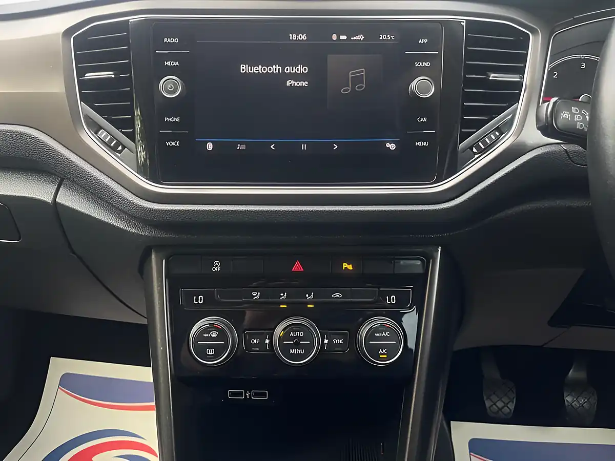 Used 2018 Volkswagen T-Roc Se Black - Interior and Exterior details 16