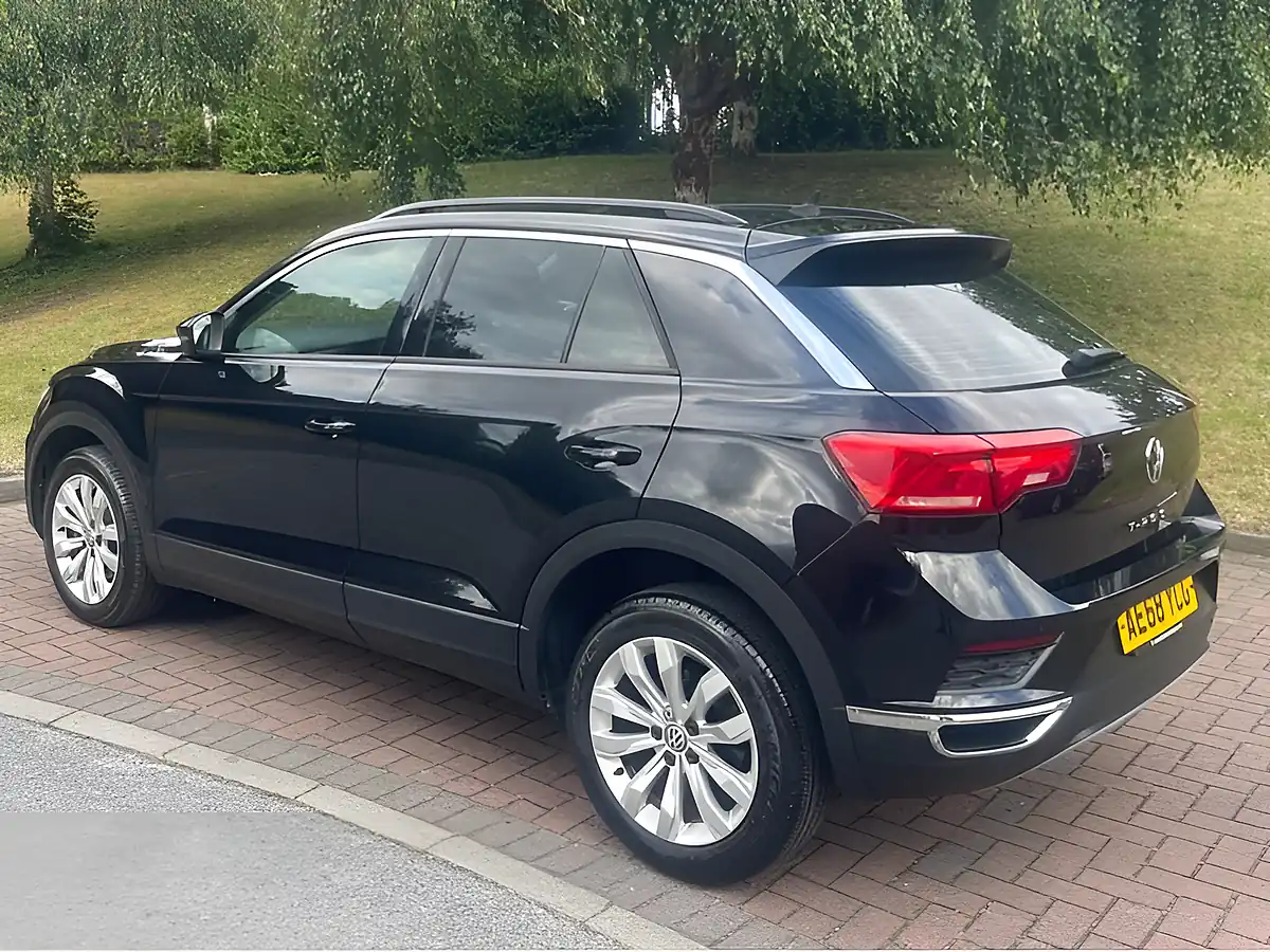 Used 2018 Volkswagen T-Roc Se Black - Interior and Exterior details 9