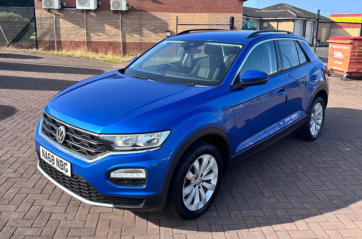 Used 2018 Volkswagen T-Roc Se Blue - Front View
