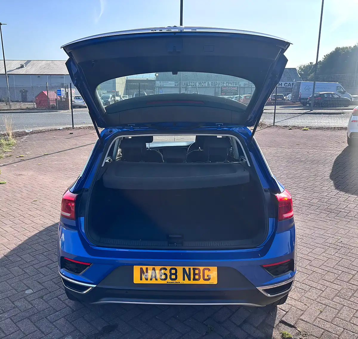 Used 2018 Volkswagen T-Roc Se Blue - Interior and Exterior details 14
