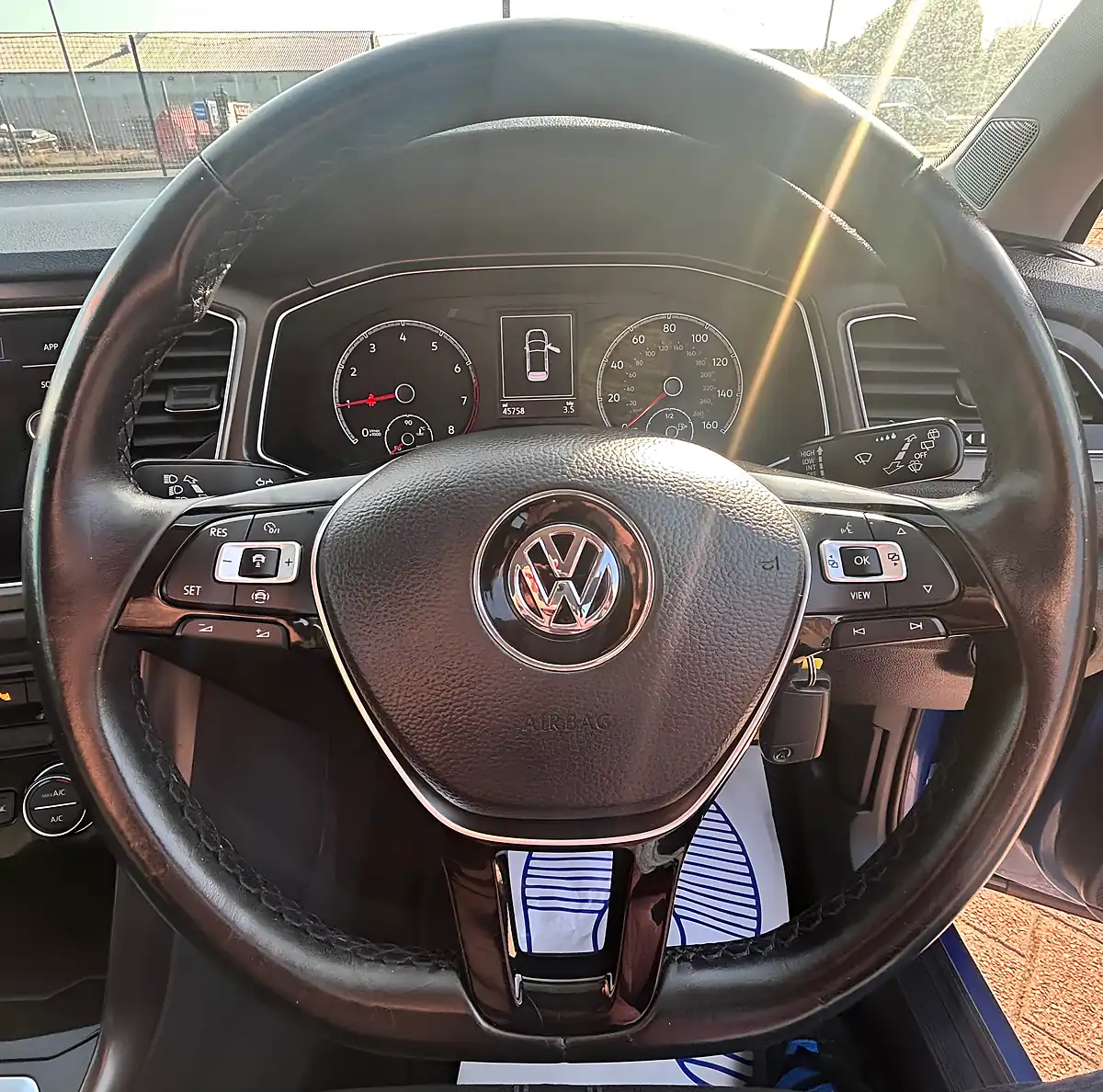 Used 2018 Volkswagen T-Roc Se Blue - Interior and Exterior details 9