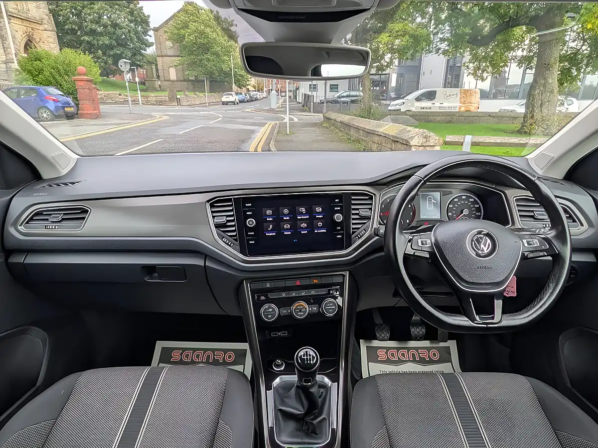 Used 2018 Volkswagen T-Roc Se Blue - Interior and Exterior details 10