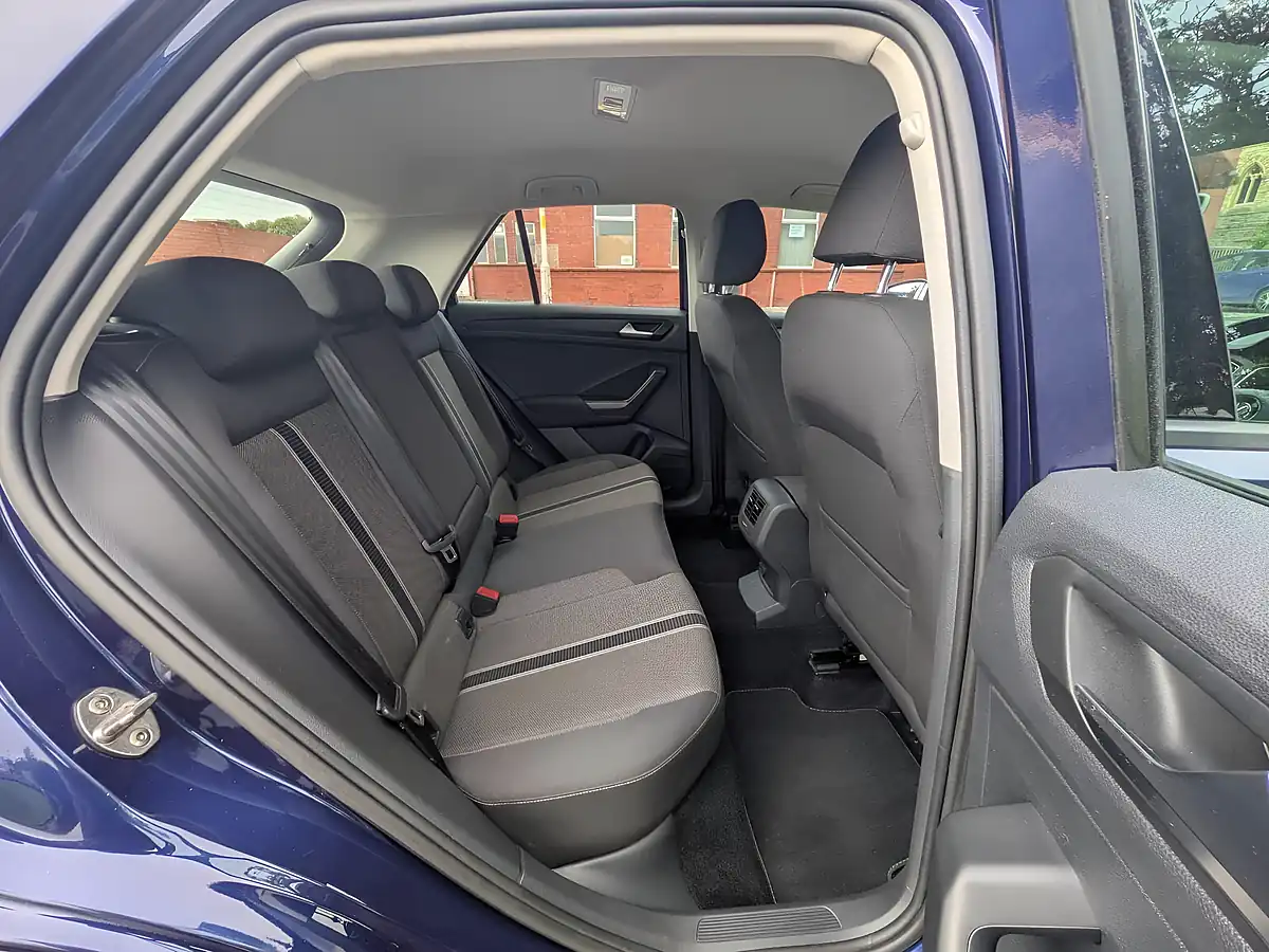 Used 2018 Volkswagen T-Roc Se Blue - Interior and Exterior details 18