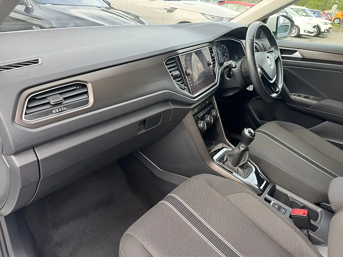 Used 2018 Volkswagen T-Roc Se Edition White - Interior and Exterior details 8