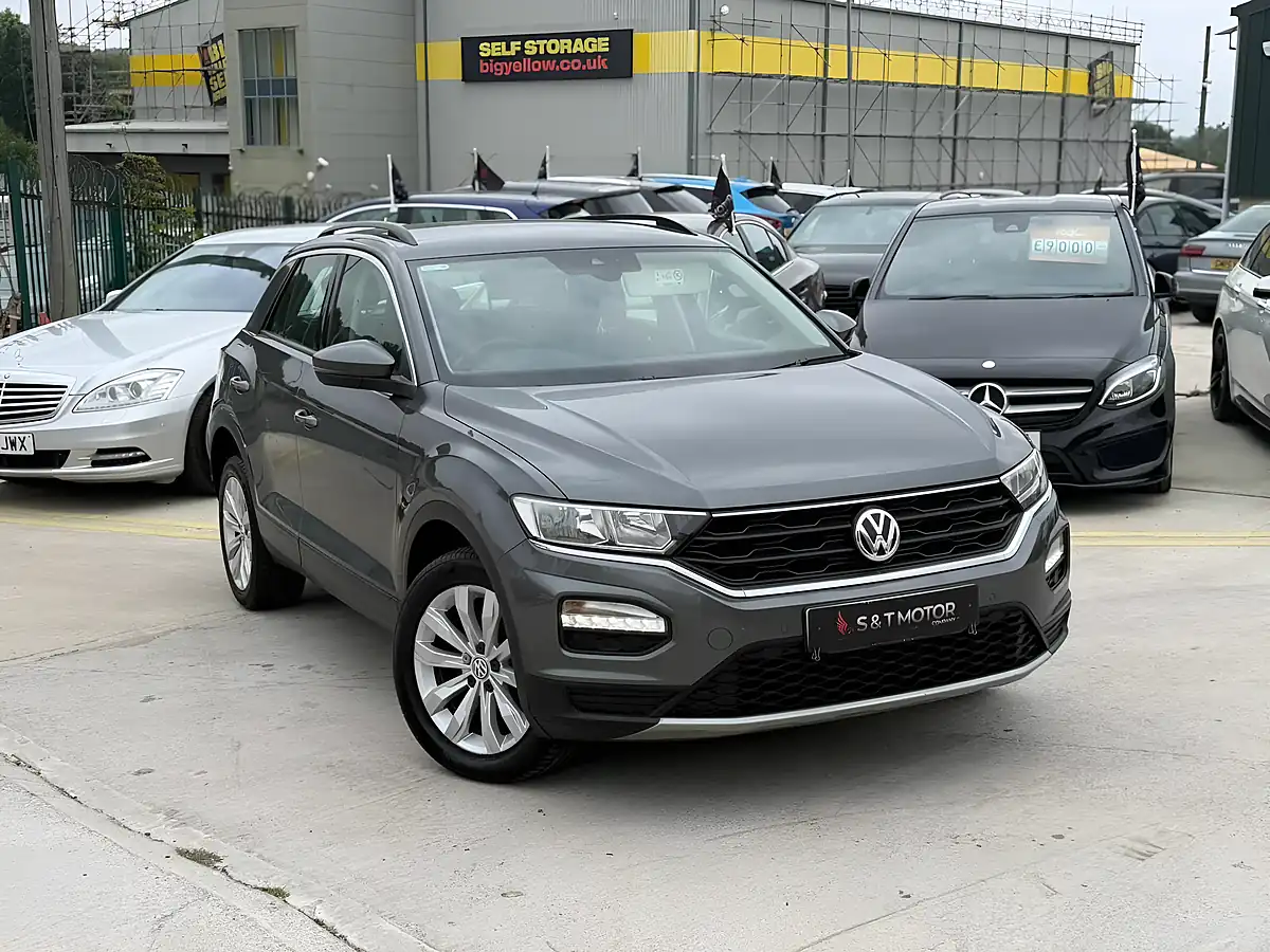 Used 2018 Volkswagen T-Roc Se Grey - Front View