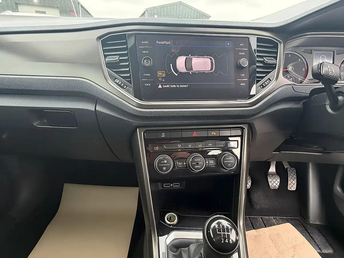 Used 2018 Volkswagen T-Roc Se Grey - Interior and Exterior details 11