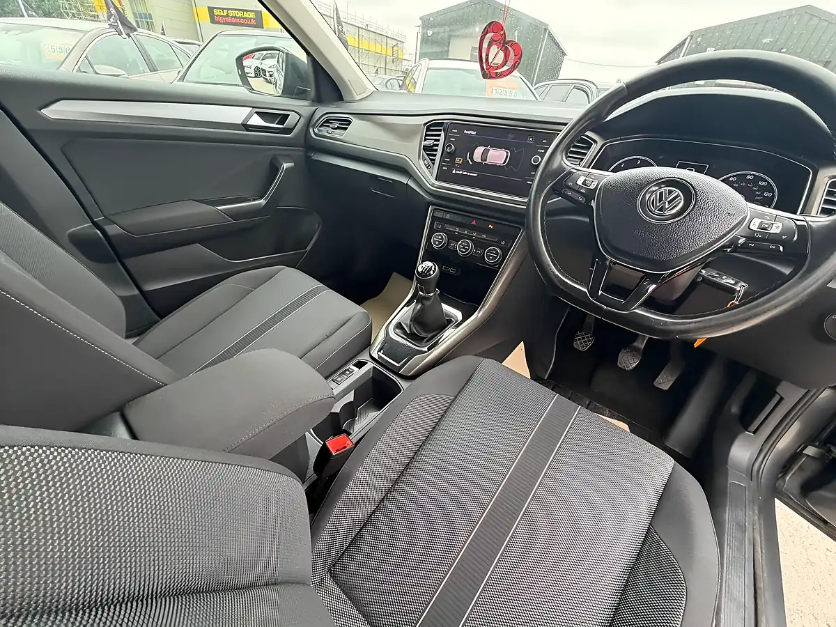 Used 2018 Volkswagen T-Roc Se Grey - Interior and Exterior details 13