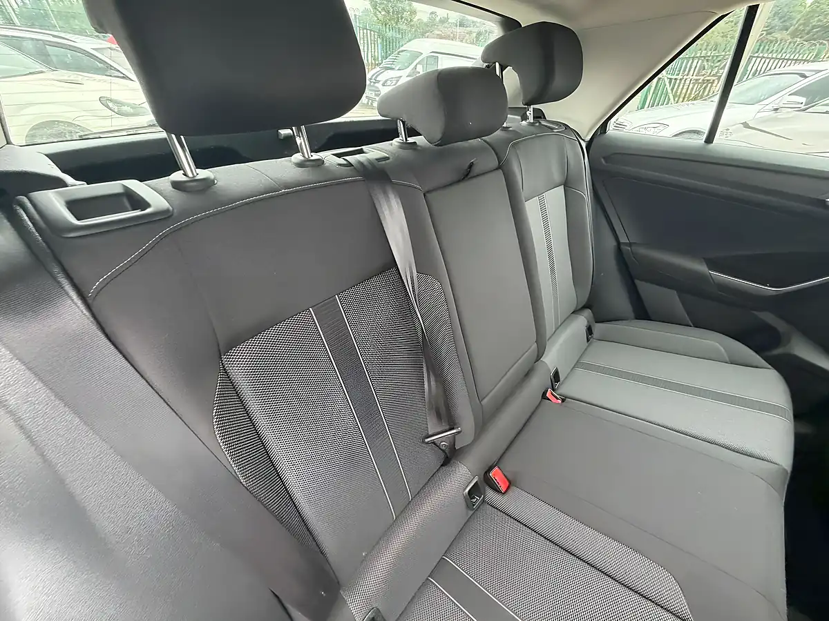 Used 2018 Volkswagen T-Roc Se Grey - Interior and Exterior details 15