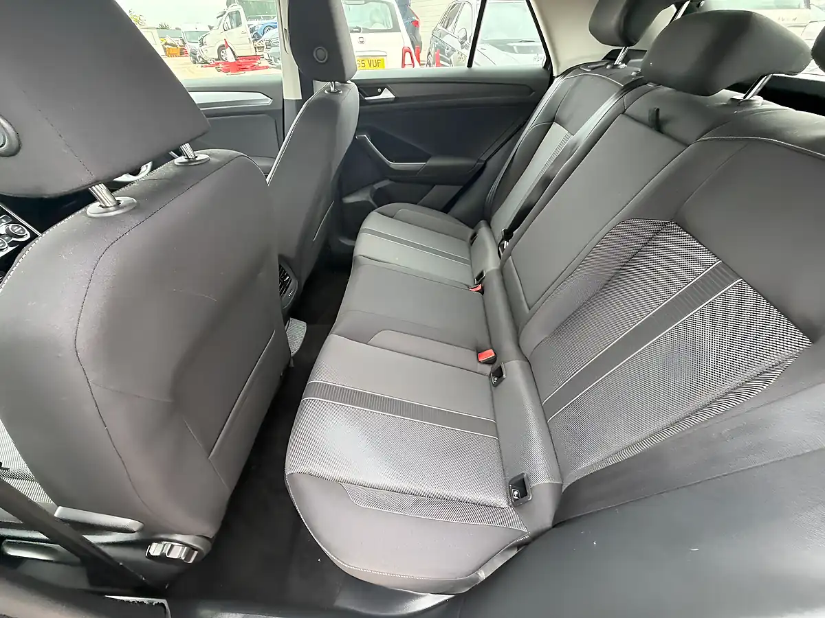 Used 2018 Volkswagen T-Roc Se Grey - Interior and Exterior details 16