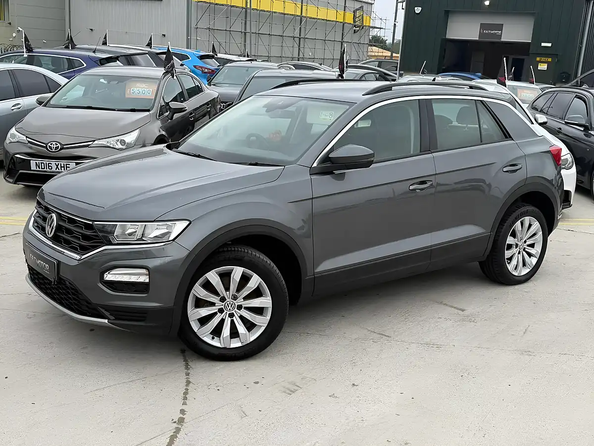 Used 2018 Volkswagen T-Roc Se Grey - Interior and Exterior details 4