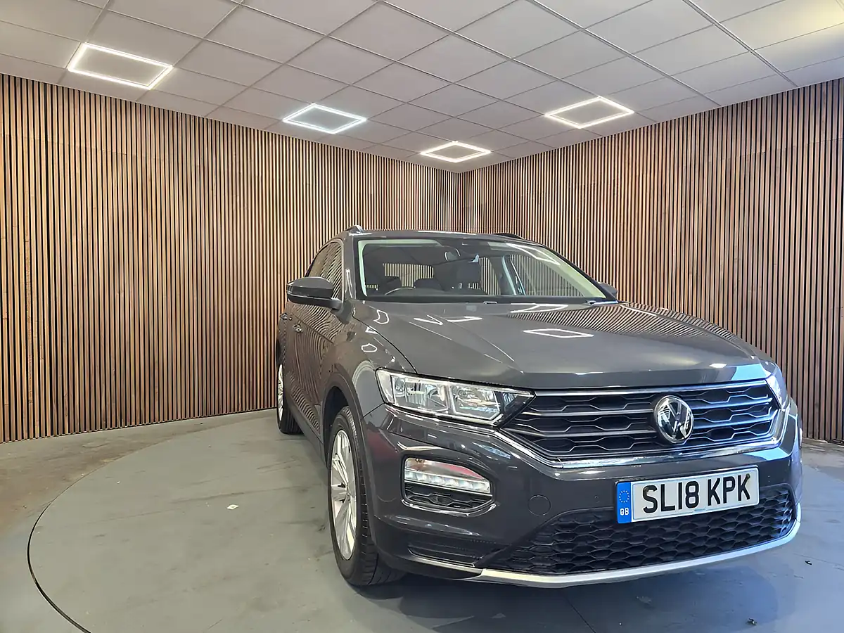 Used 2018 Volkswagen T-Roc Se Grey - Front View