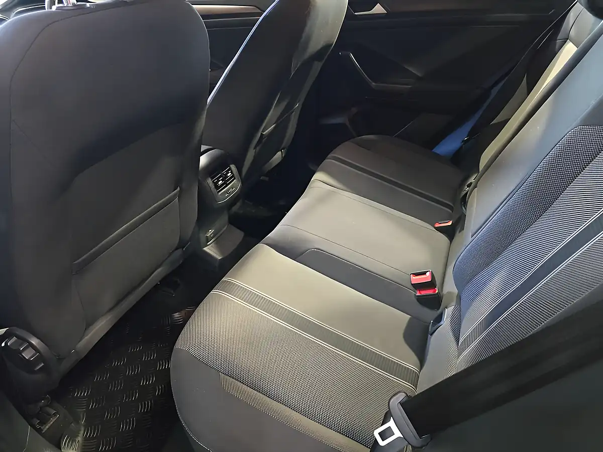 Used 2018 Volkswagen T-Roc Se Grey - Interior and Exterior details 17