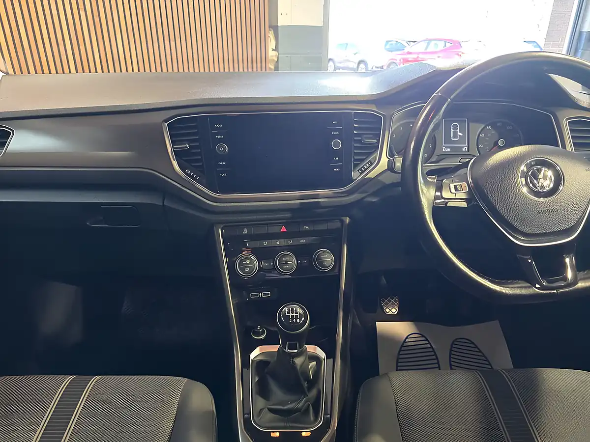 Used 2018 Volkswagen T-Roc Se Grey - Interior and Exterior details 9