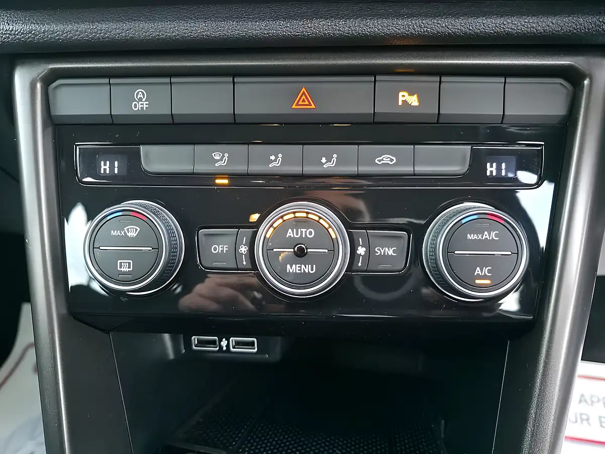 Used 2018 Volkswagen T-Roc Se Silver - Interior and Exterior details 10