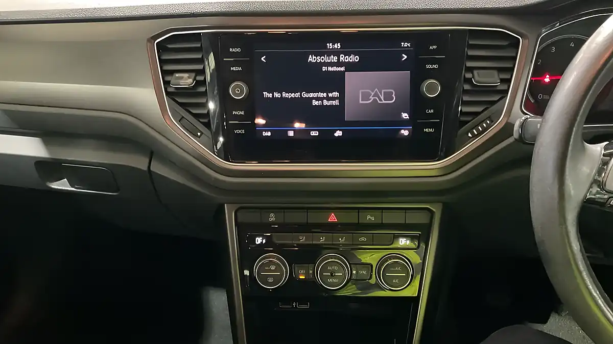 Used 2018 Volkswagen T-Roc Se Silver - Interior and Exterior details 5