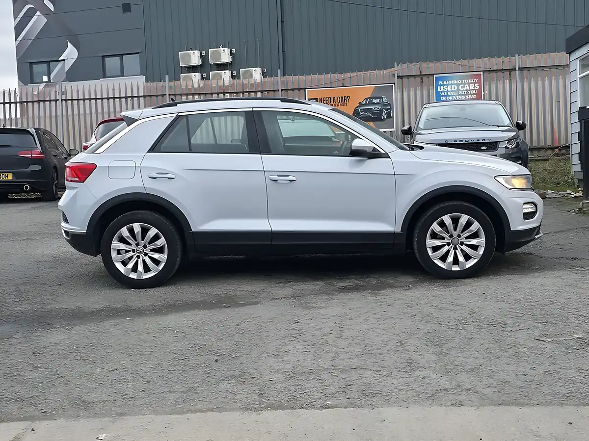 Used 2018 Volkswagen T-Roc Se Silver - Interior and Exterior details 6