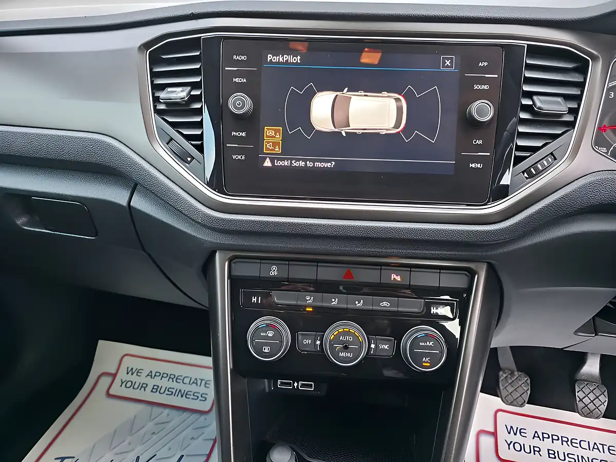 Used 2018 Volkswagen T-Roc Se Silver - Interior and Exterior details 7