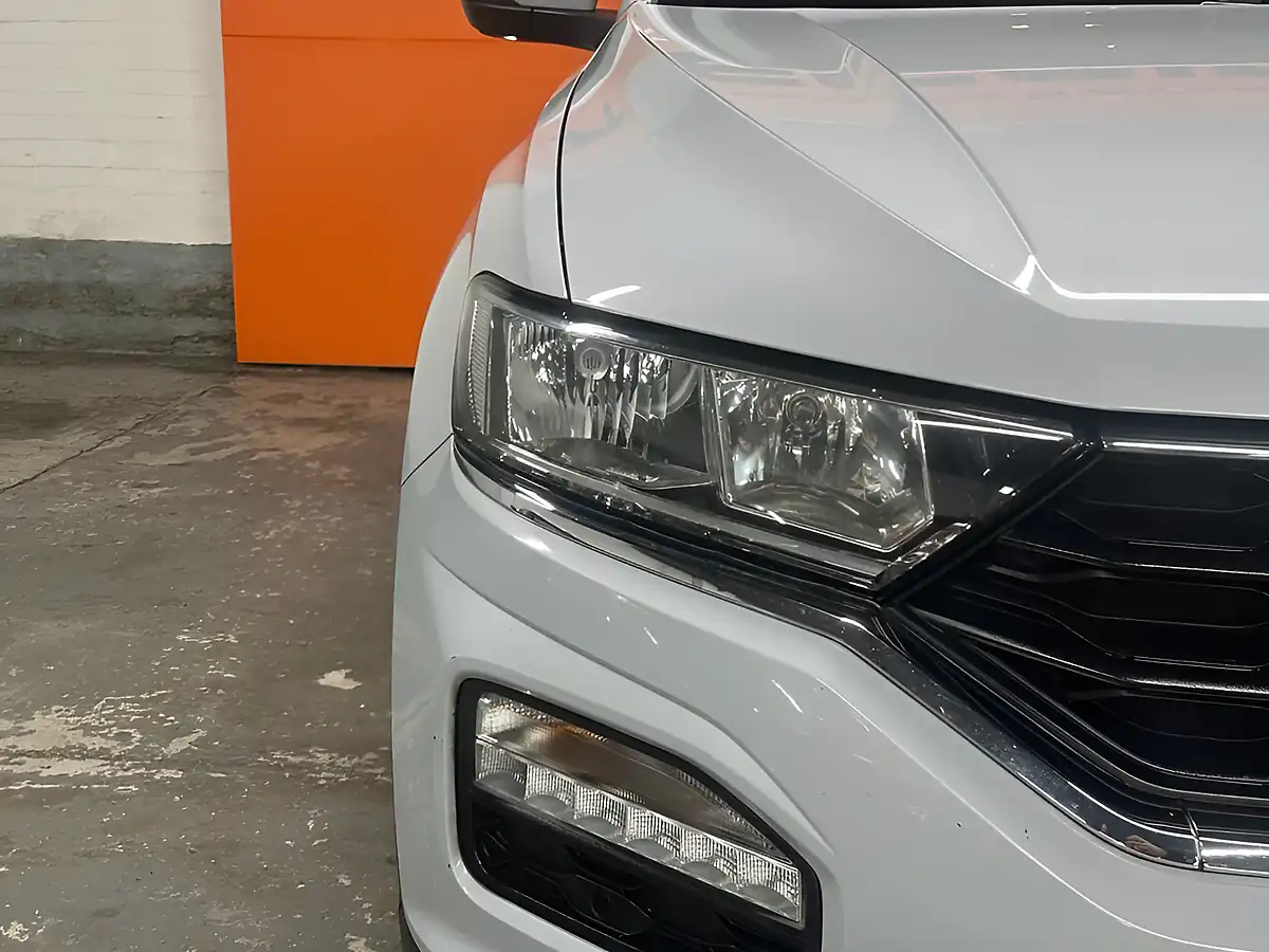 Used 2018 Volkswagen T-Roc Se Silver - Interior and Exterior details 14