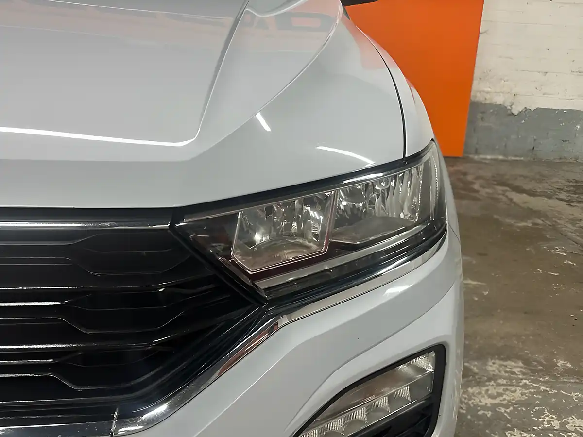 Used 2018 Volkswagen T-Roc Se Silver - Interior and Exterior details 15
