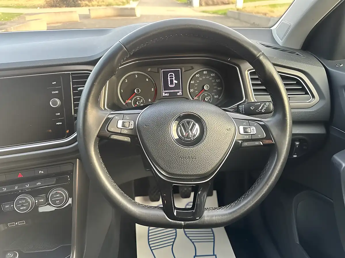 Used 2018 Volkswagen T-Roc Se Silver - Interior and Exterior details 19