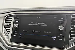 Used 2018 Volkswagen T-Roc Se White - Interior and Exterior details 10