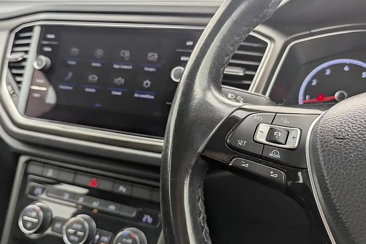 Used 2018 Volkswagen T-Roc Se White - Interior and Exterior details 11