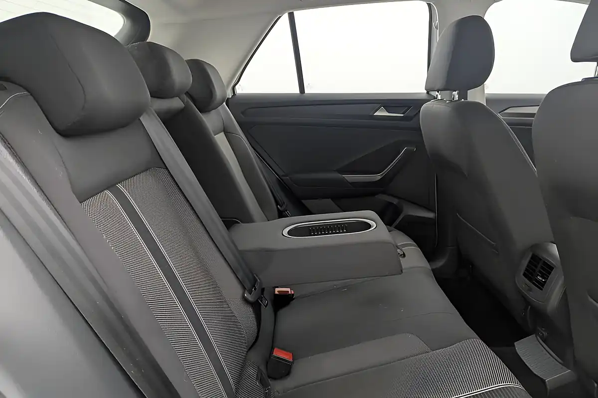 Used 2018 Volkswagen T-Roc Se White - Interior and Exterior details 13