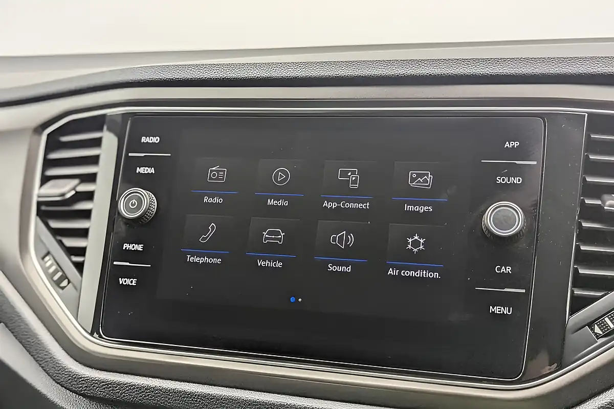 Used 2018 Volkswagen T-Roc Se White - Interior and Exterior details 14