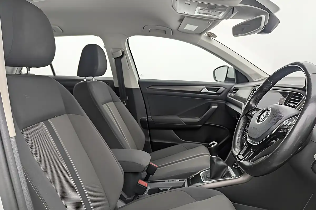 Used 2018 Volkswagen T-Roc Se White - Interior and Exterior details 2