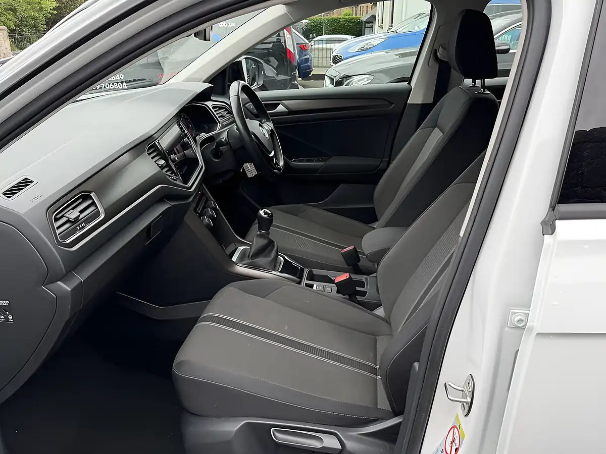 Used 2018 Volkswagen T-Roc Se White - Interior and Exterior details 17
