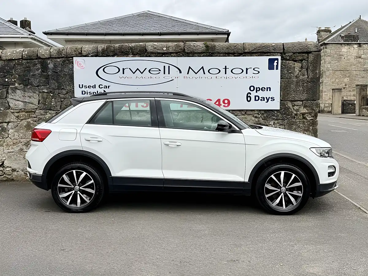 Used 2018 Volkswagen T-Roc Se White - Interior and Exterior details 3
