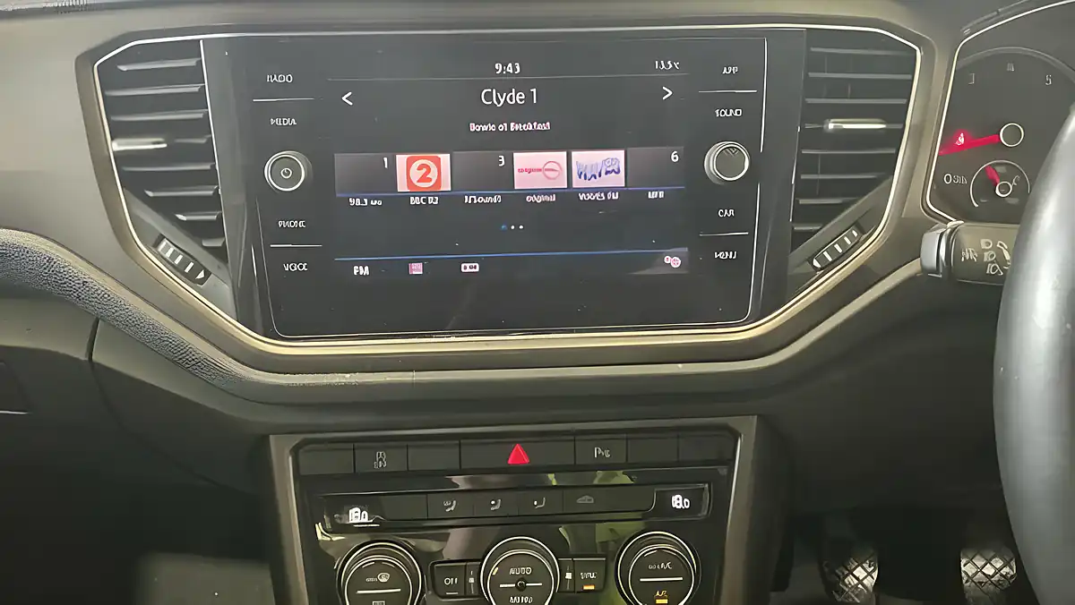 Used 2018 Volkswagen T-Roc Se White - Interior and Exterior details 12