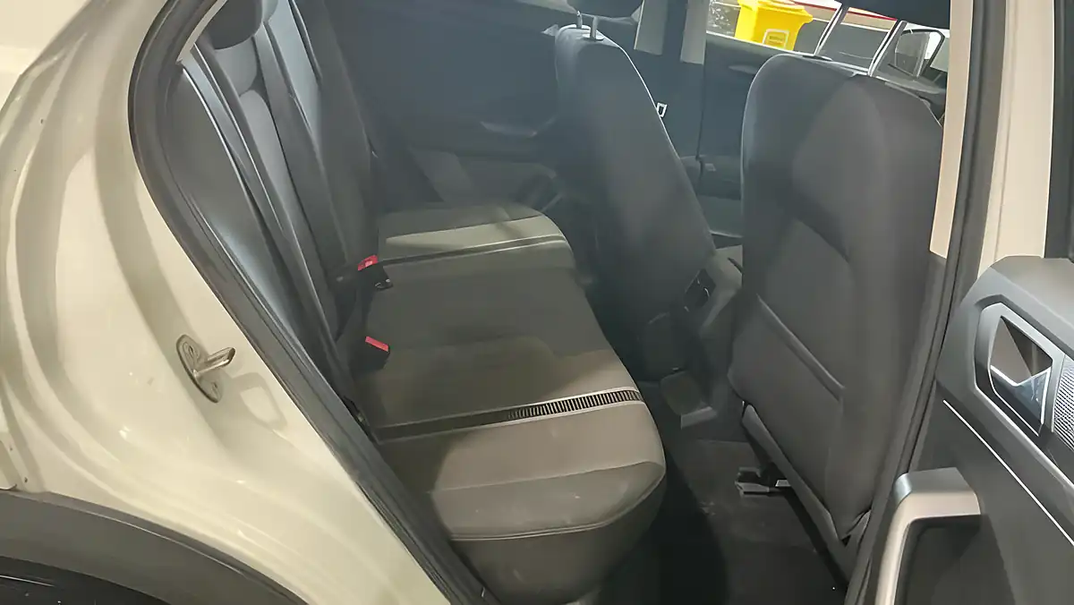 Used 2018 Volkswagen T-Roc Se White - Interior and Exterior details 13