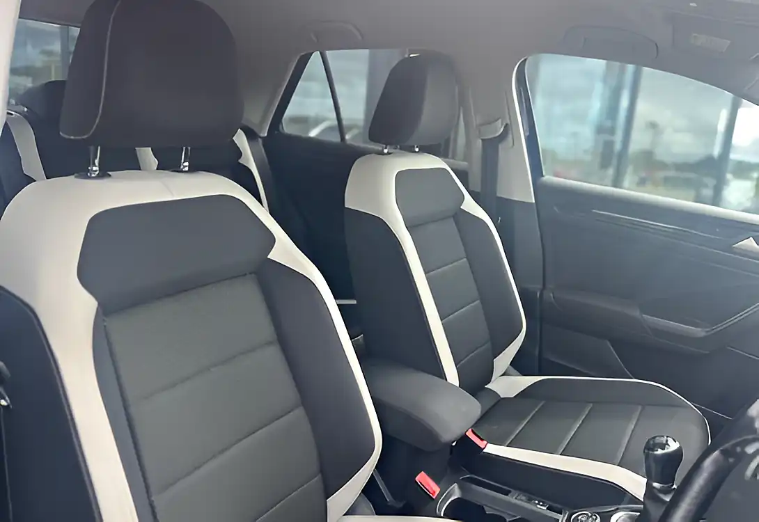 Used 2018 Volkswagen T-Roc Sel Atlantic Blue - Interior and Exterior details 14