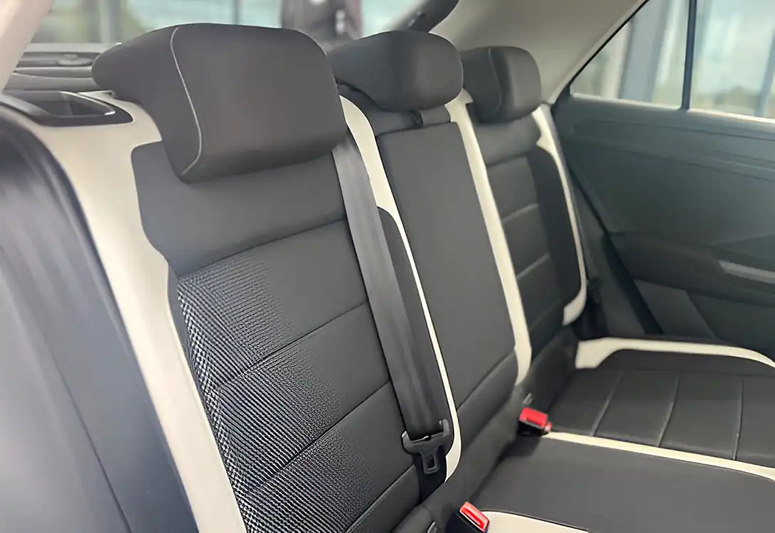Used 2018 Volkswagen T-Roc Sel Atlantic Blue - Interior and Exterior details 19