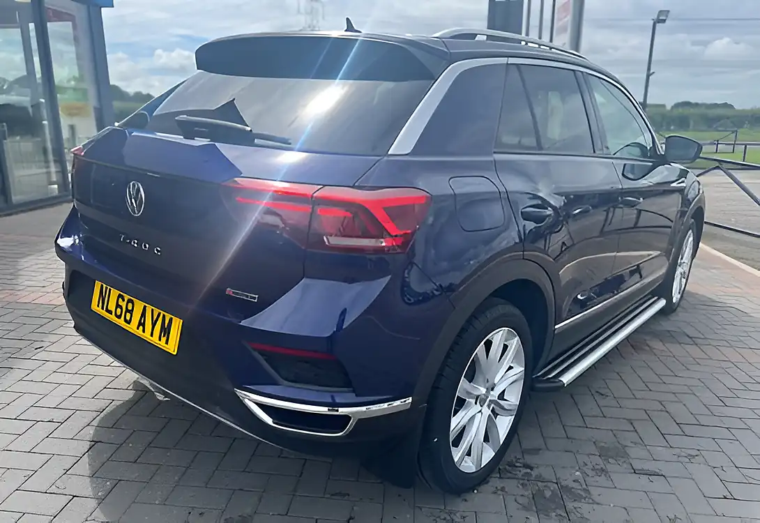 Used 2018 Volkswagen T-Roc Sel Atlantic Blue - Interior and Exterior details 6