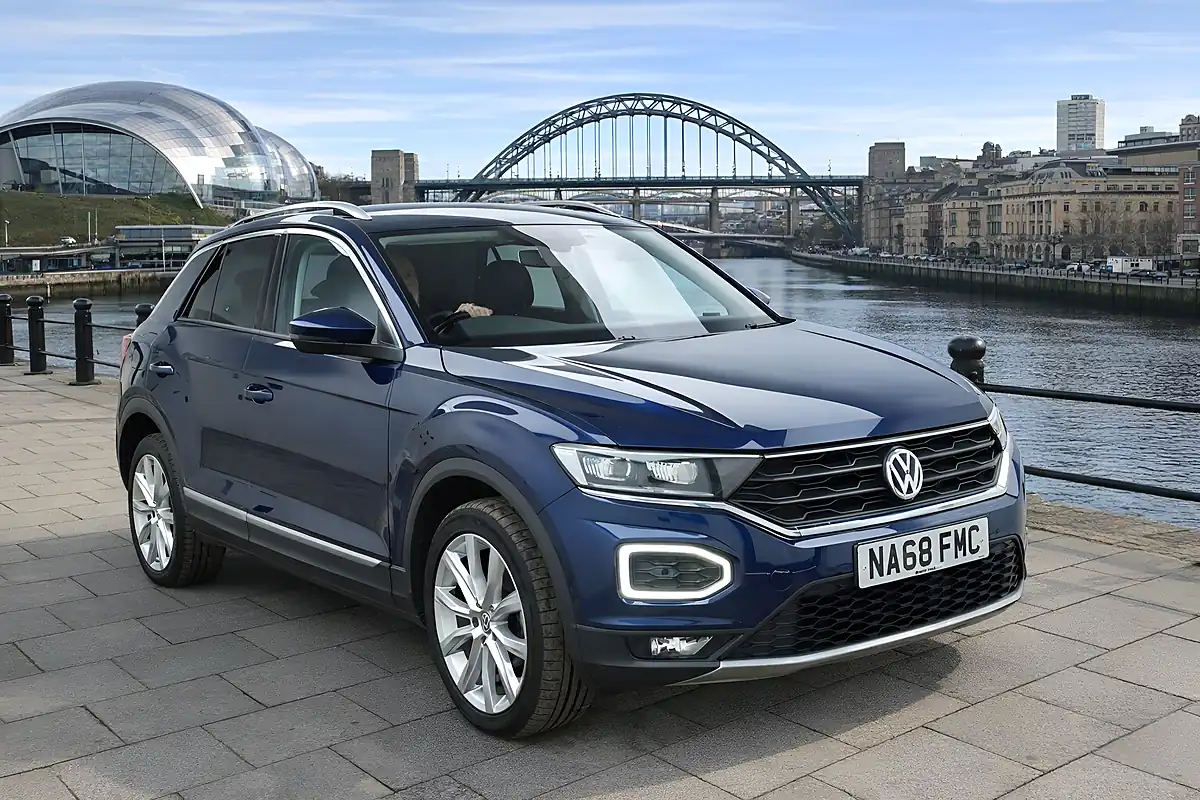 Used 2018 Volkswagen T-Roc Sel Blue - Front View