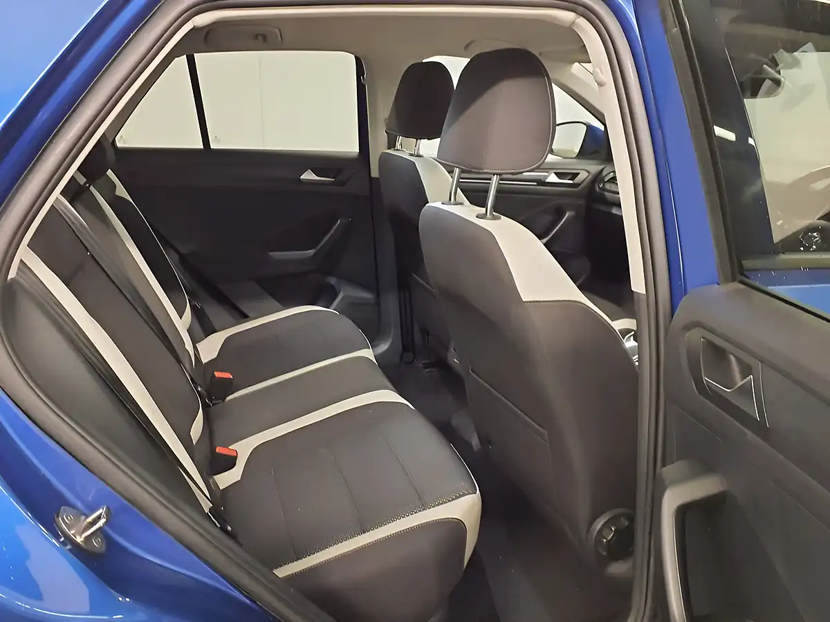Used 2018 Volkswagen T-Roc Sel Blue - Interior and Exterior details 9