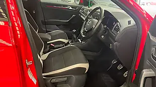 Used 2018 Volkswagen T-Roc Sel Red - Interior and Exterior details 13