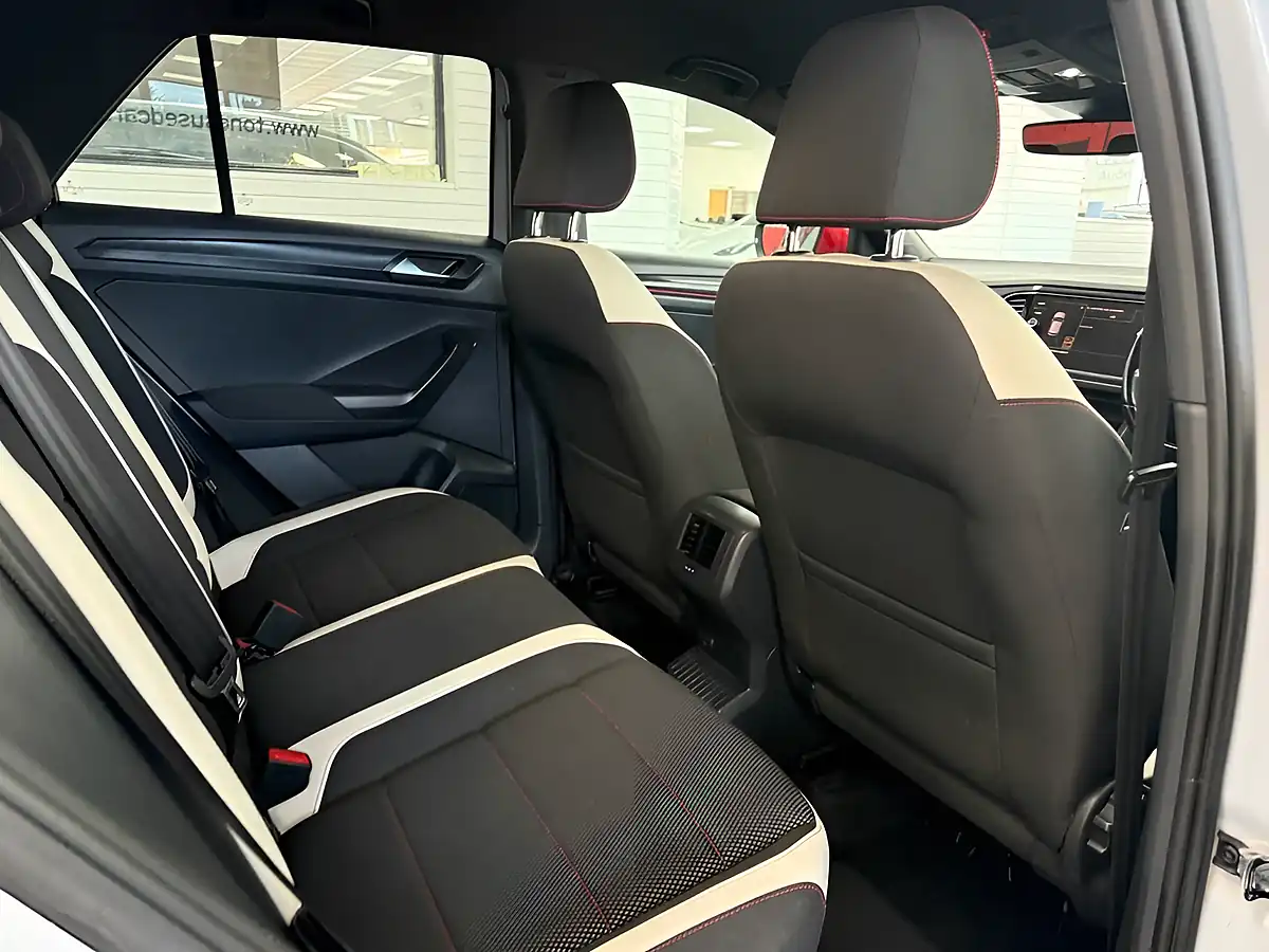Used 2018 Volkswagen T-Roc Sel Silver - Interior and Exterior details 4