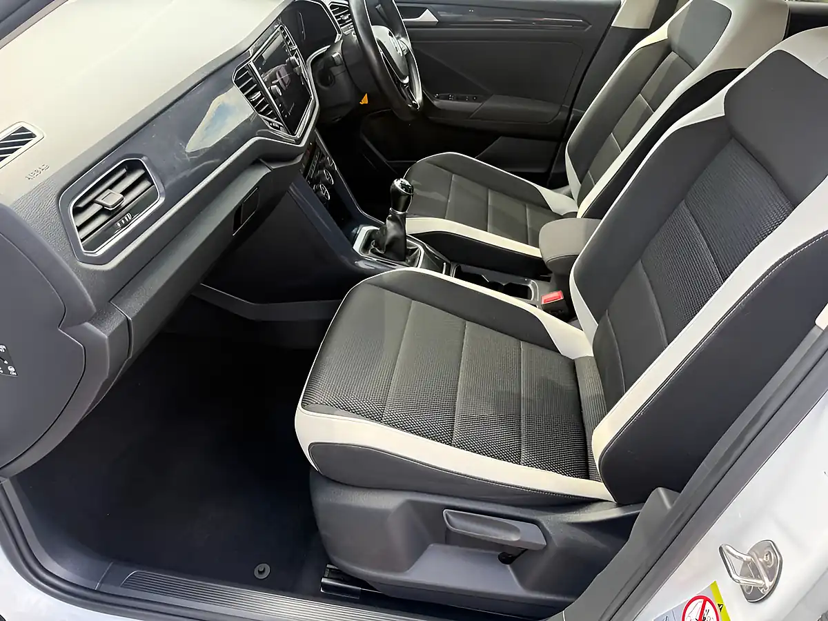Used 2018 Volkswagen T-Roc Sel White - Interior and Exterior details 10